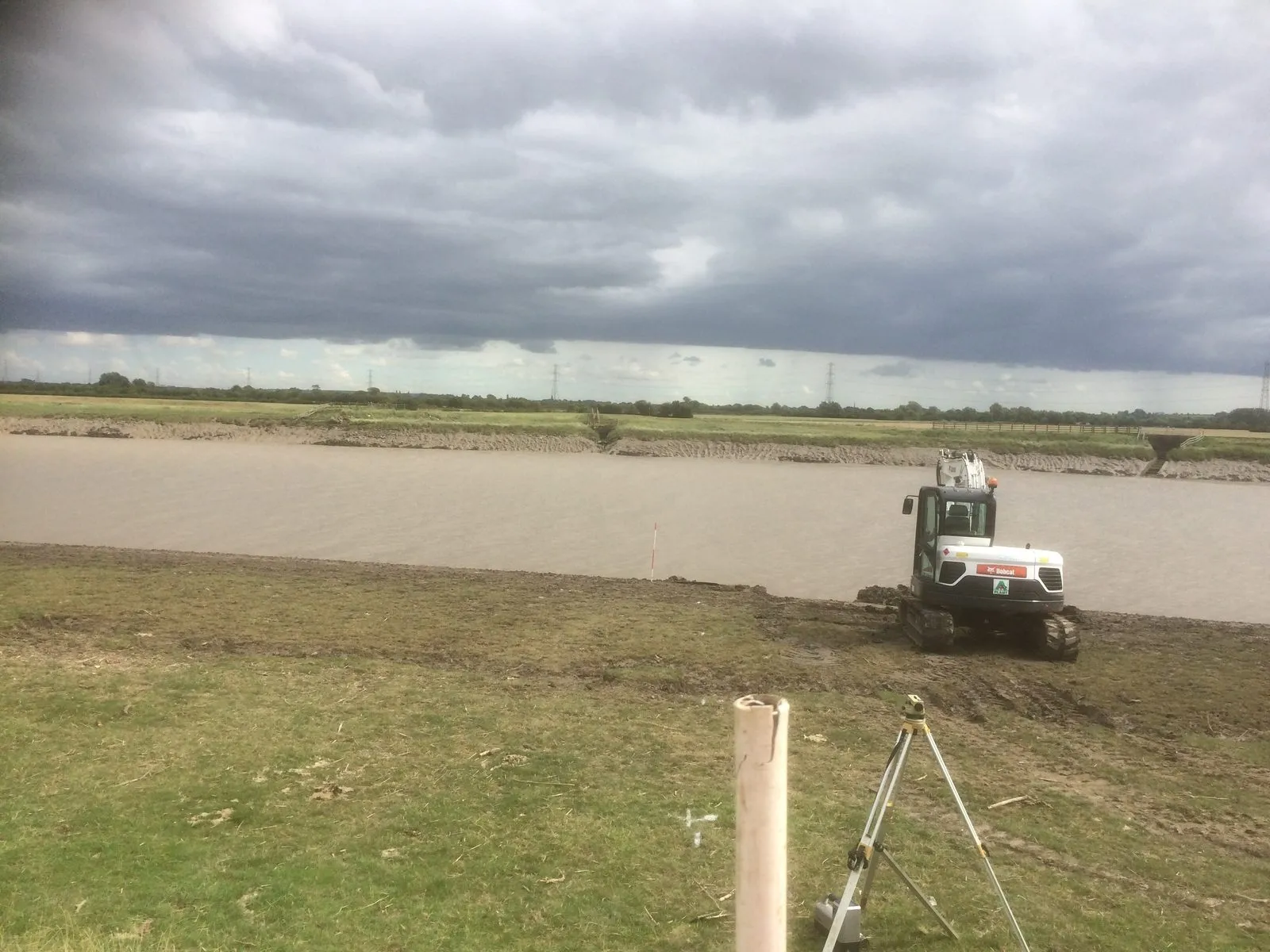The tidal River Parrett at Pawlett Hams where the water main was drilled underneath