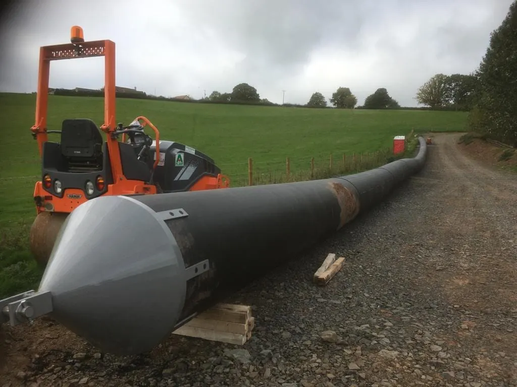 Large-diameter gravity drainage outfall installed by directional drilling